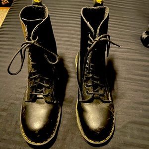 1490 smooth leather Doc Martens mid calf boots